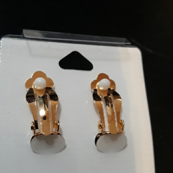 Free Clip On Gold Earrings - Picture 4 of 6